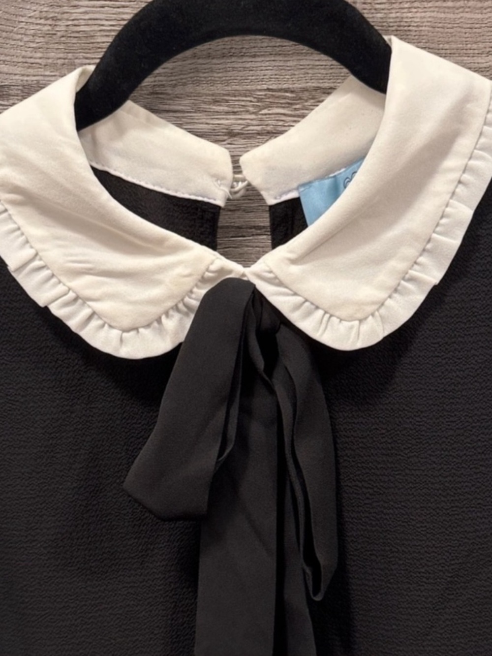 CeCe Ruffle Collar Short Sleeve Blouse, Black/White, Medium, NWT - Picture 6 of 6